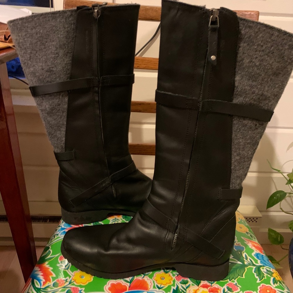 Teva boots moto style